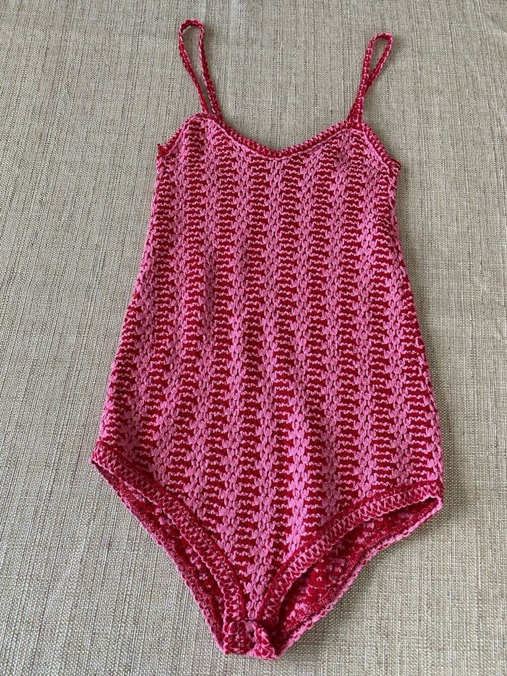 ZARA TEXTURED KNIT BODYSUIT Pinkish Red M